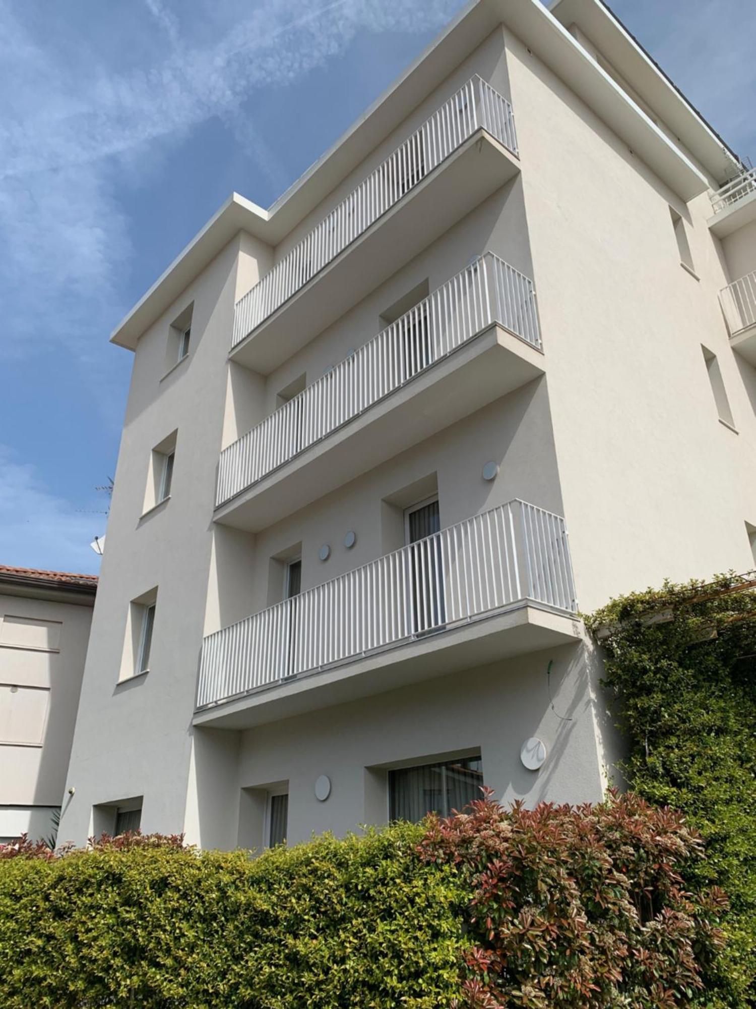 Amare Suite & Apartments Bellaria-Igea Marina Exteriör bild
